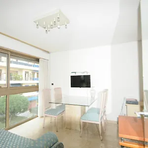 Appartement Centre Promenade With Terrace Next To The Sea In The Pedestrian Area, Nice